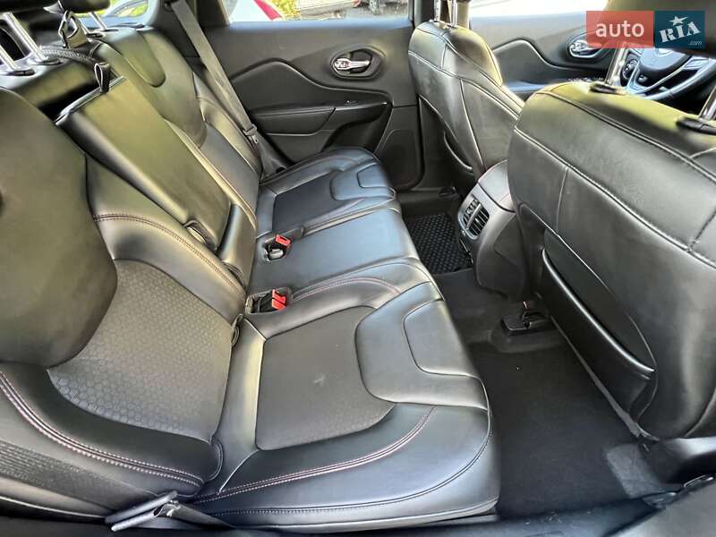 Позашляховик / Кросовер Jeep Cherokee 2019 в Хмельницькому фото 23 Позашляховик / Кросовер Jeep Cherokee 2019 в Хмельницькому