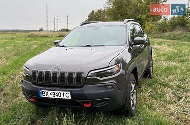 Внедорожник / Кроссовер Jeep Cherokee 2019 в Хмельницком