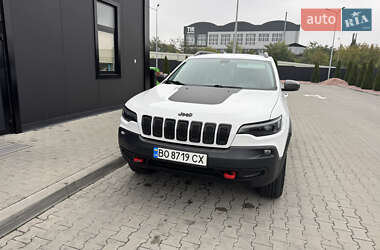 Внедорожник / Кроссовер Jeep Cherokee 2018 в 
