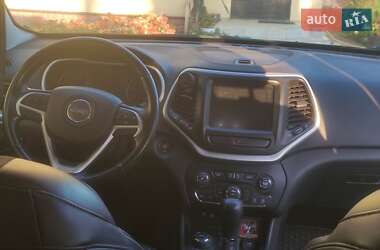 Внедорожник / Кроссовер Jeep Cherokee 2017 в 