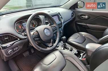 Внедорожник / Кроссовер Jeep Cherokee 2019 в 