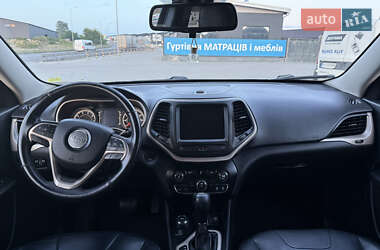 Позашляховик / Кросовер Jeep Cherokee 2015 в 