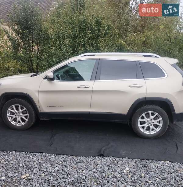 Внедорожник / Кроссовер Jeep Cherokee 2015 в Шумске