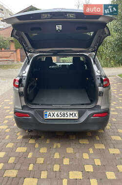 Внедорожник / Кроссовер Jeep Cherokee 2014 в 
