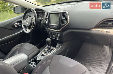 Внедорожник / Кроссовер Jeep Cherokee 2014 в 