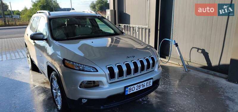 Внедорожник / Кроссовер Jeep Cherokee 2015 в Шумске