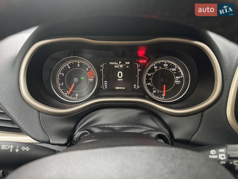 Позашляховик / Кросовер Jeep Cherokee 2016 в Любарі