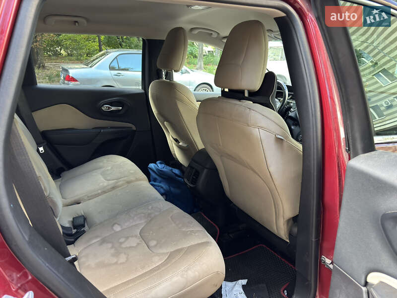 Внедорожник / Кроссовер Jeep Cherokee 2014 в Киеве