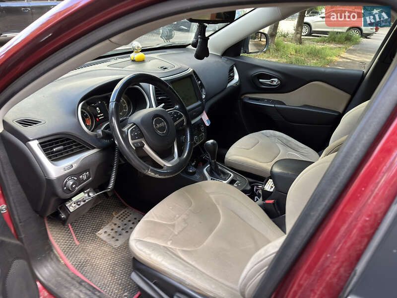 Внедорожник / Кроссовер Jeep Cherokee 2014 в Киеве