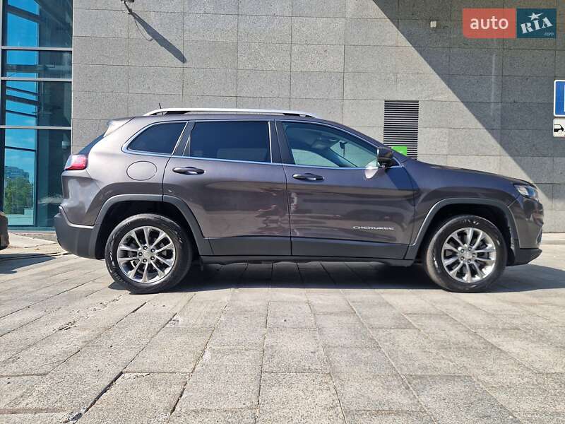 Внедорожник / Кроссовер Jeep Cherokee 2018 в Харькове