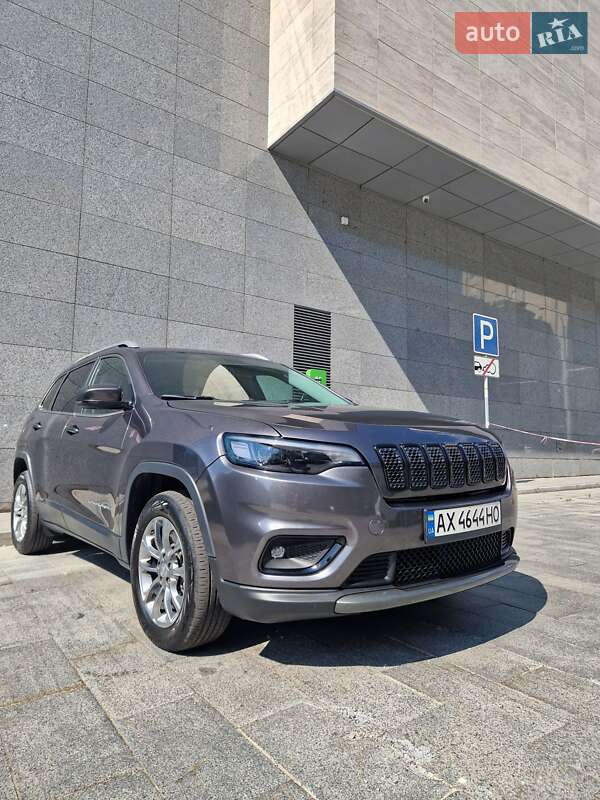 Внедорожник / Кроссовер Jeep Cherokee 2018 в Харькове
