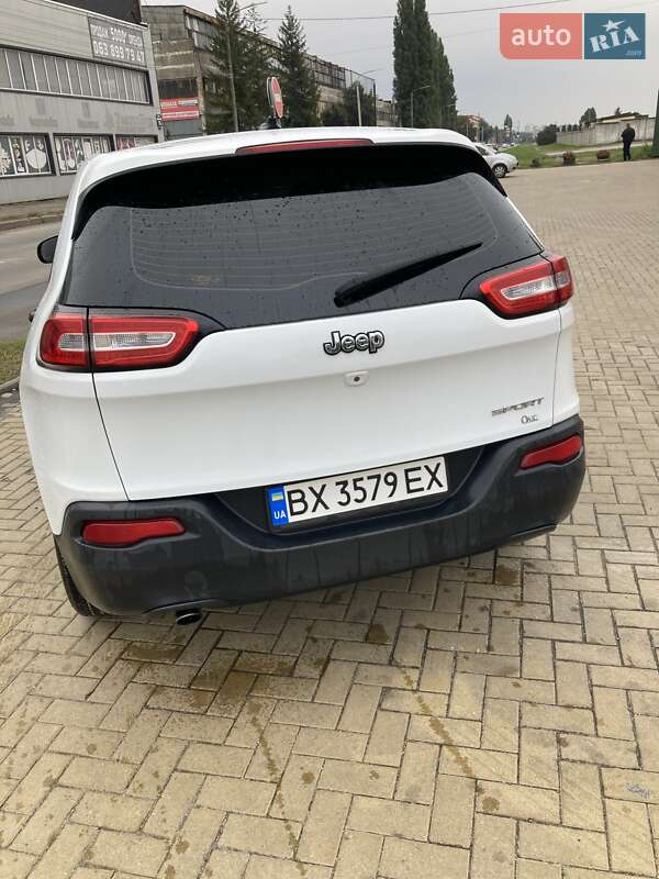 Позашляховик / Кросовер Jeep Cherokee 2013 в Хмельницькому