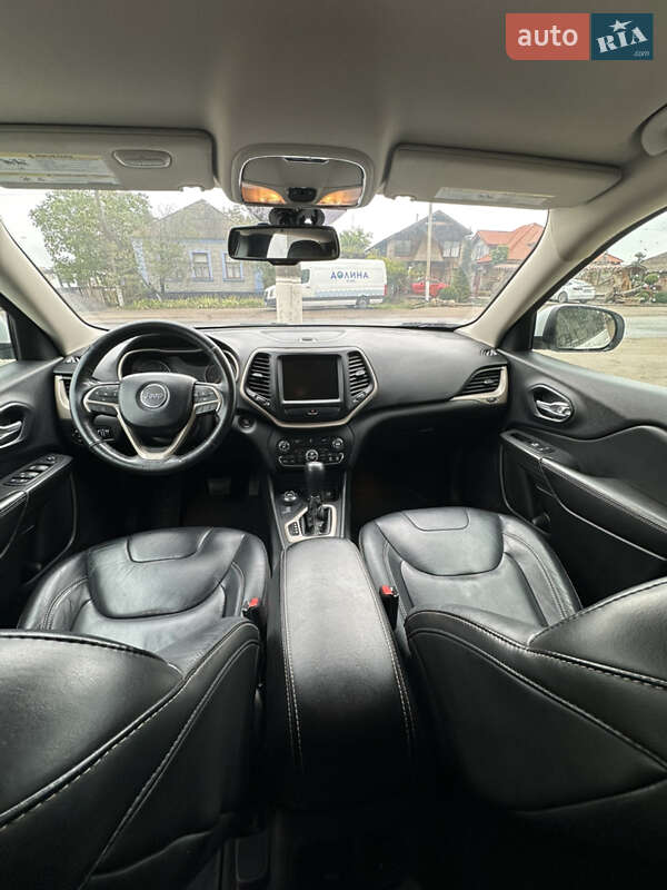 Внедорожник / Кроссовер Jeep Cherokee 2015 в Александровке
