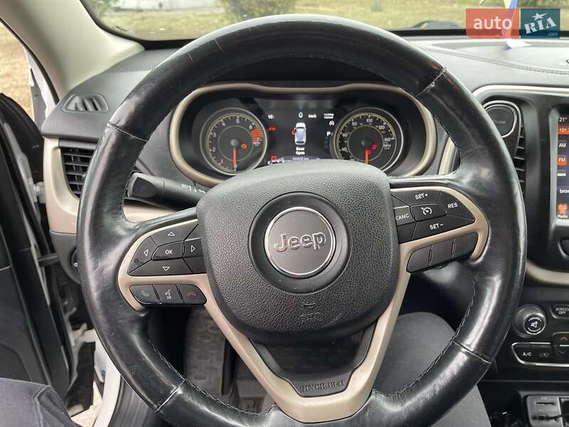Позашляховик / Кросовер Jeep Cherokee 2016 в Кременчуці фото 11 Позашляховик / Кросовер Jeep Cherokee 2016 в Кременчуці