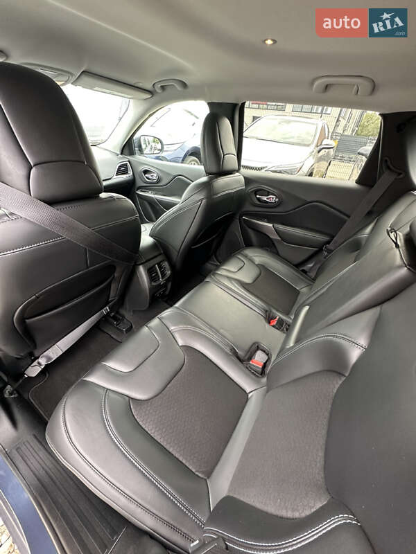Внедорожник / Кроссовер Jeep Cherokee 2019 в Ивано-Франковске