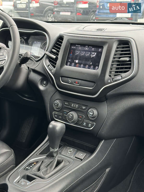 Внедорожник / Кроссовер Jeep Cherokee 2019 в Ивано-Франковске