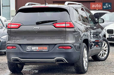 Внедорожник / Кроссовер Jeep Cherokee 2015 в 