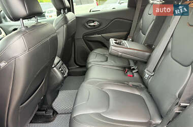 Внедорожник / Кроссовер Jeep Cherokee 2015 в 