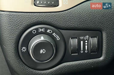 Внедорожник / Кроссовер Jeep Cherokee 2015 в 