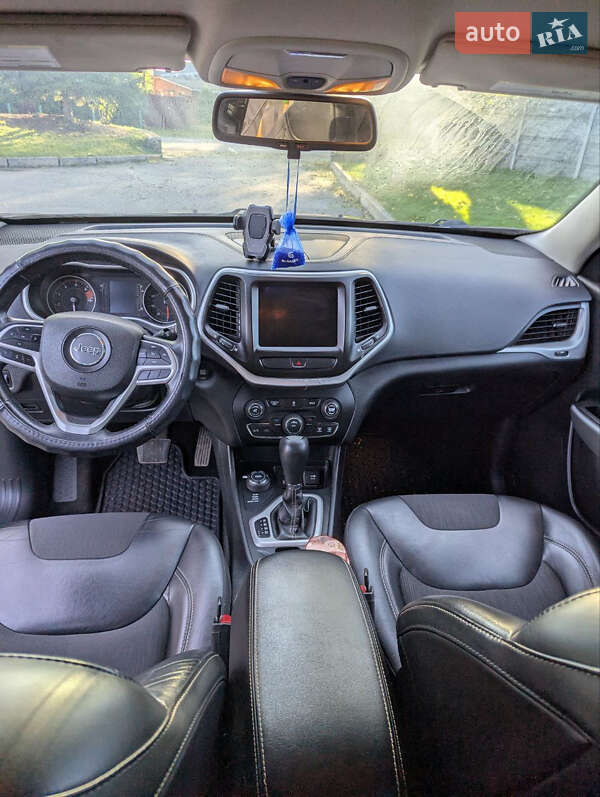 Внедорожник / Кроссовер Jeep Cherokee 2017 в Виннице