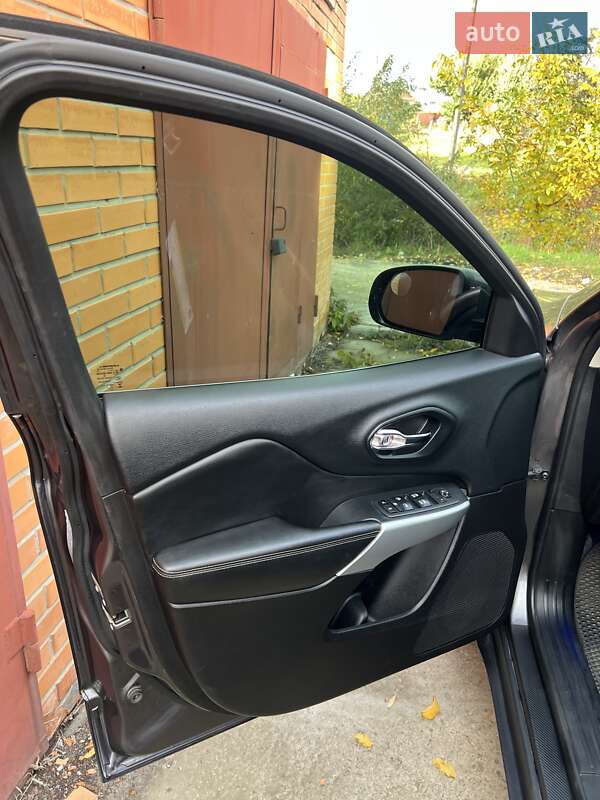 Позашляховик / Кросовер Jeep Cherokee 2017 в Броварах фото 11 Позашляховик / Кросовер Jeep Cherokee 2017 в Броварах