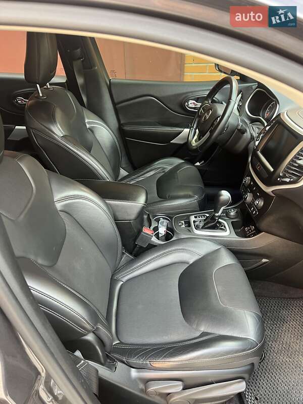 Позашляховик / Кросовер Jeep Cherokee 2017 в Броварах фото 13 Позашляховик / Кросовер Jeep Cherokee 2017 в Броварах