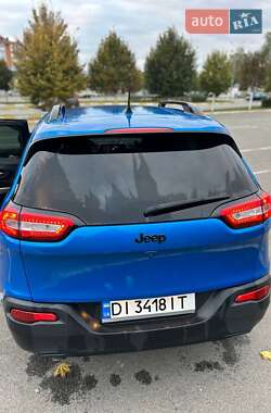 Внедорожник / Кроссовер Jeep Cherokee 2017 в 