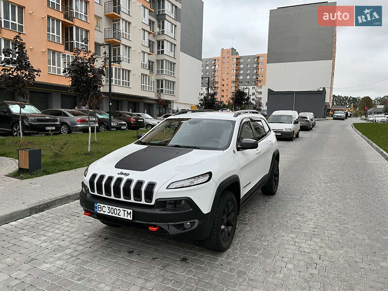 Внедорожник / Кроссовер Jeep Cherokee 2016 в Виннице