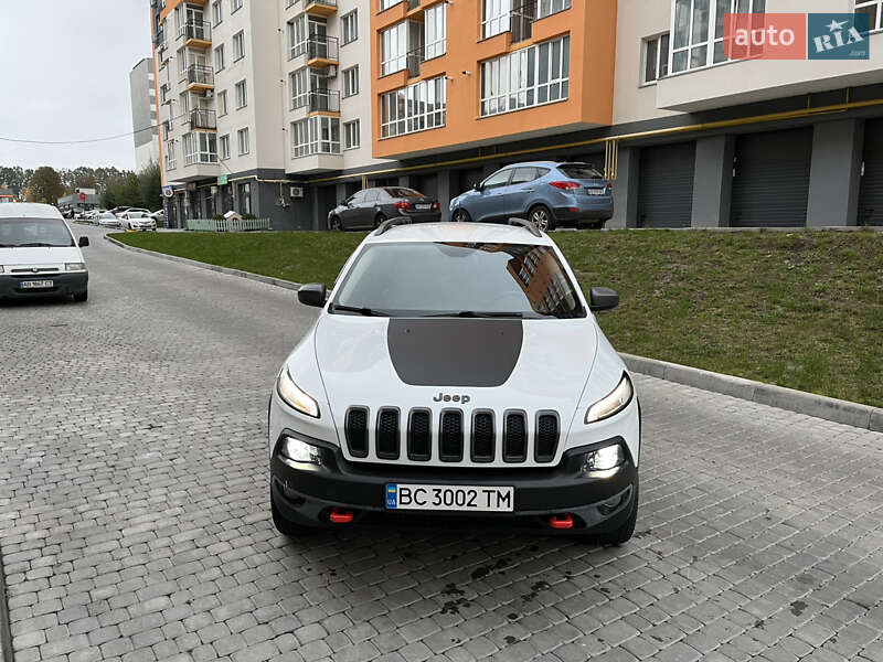 Внедорожник / Кроссовер Jeep Cherokee 2016 в Виннице