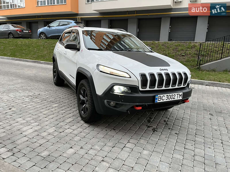 Внедорожник / Кроссовер Jeep Cherokee 2016 в Виннице