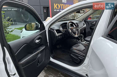 Внедорожник / Кроссовер Jeep Cherokee 2016 в Виннице