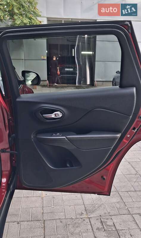 Внедорожник / Кроссовер Jeep Cherokee 2016 в Днепре
