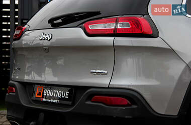 Внедорожник / Кроссовер Jeep Cherokee 2016 в 