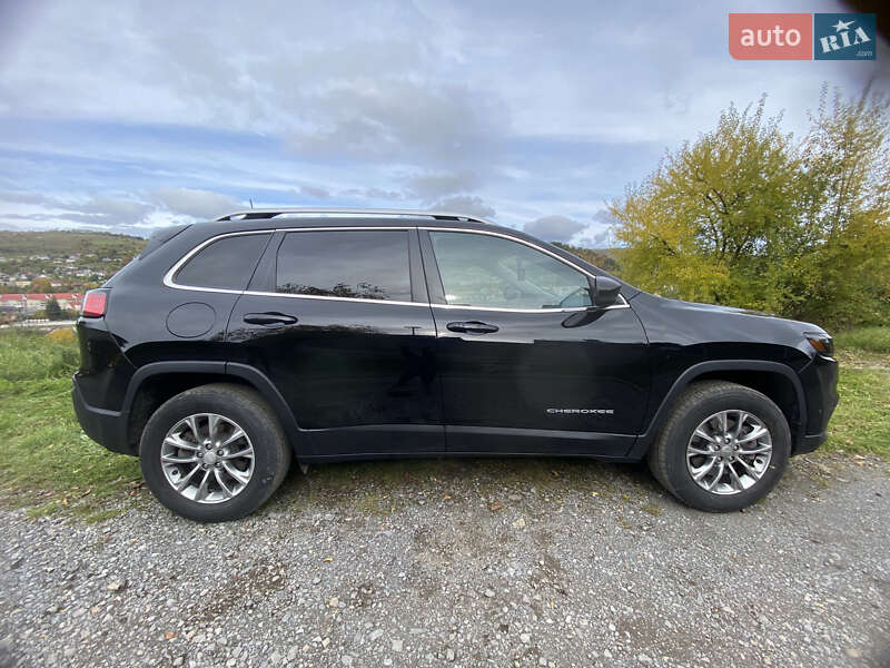 Внедорожник / Кроссовер Jeep Cherokee 2020 в Воловце