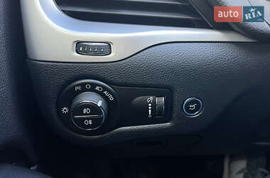 Позашляховик / Кросовер Jeep Cherokee 2016 в 