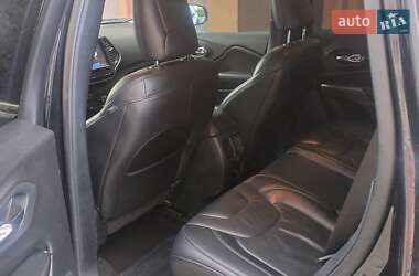 Внедорожник / Кроссовер Jeep Cherokee 2019 в 