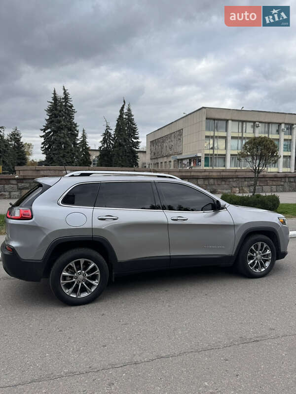 Внедорожник / Кроссовер Jeep Cherokee 2018 в Кременчуге