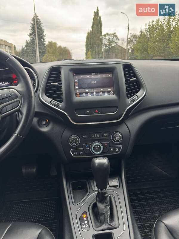 Внедорожник / Кроссовер Jeep Cherokee 2018 в Кременчуге