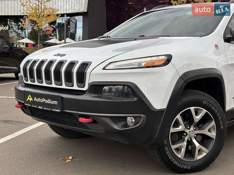 Внедорожник / Кроссовер Jeep Cherokee 2016 в Киеве