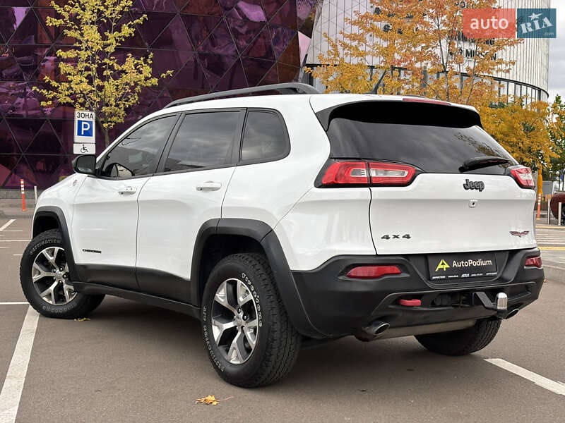 Внедорожник / Кроссовер Jeep Cherokee 2016 в Киеве