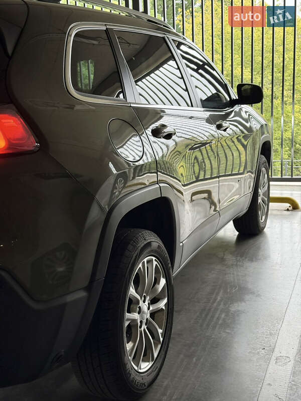 Внедорожник / Кроссовер Jeep Cherokee 2018 в Киеве