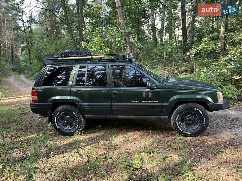 Позашляховик / Кросовер Jeep Cherokee 1996 в Кременці