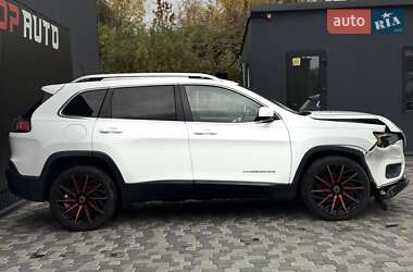 Внедорожник / Кроссовер Jeep Cherokee 2019 в 