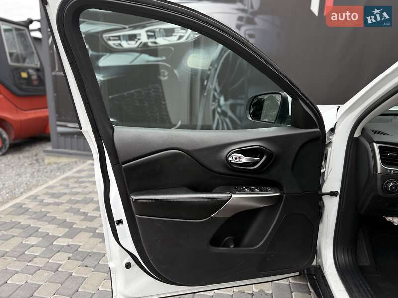 Позашляховик / Кросовер Jeep Cherokee 2019 в Львові фото 14 Позашляховик / Кросовер Jeep Cherokee 2019 в Львові