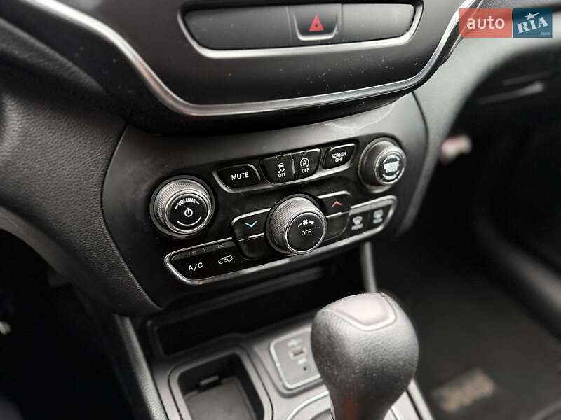 Позашляховик / Кросовер Jeep Cherokee 2019 в Львові фото 23 Позашляховик / Кросовер Jeep Cherokee 2019 в Львові