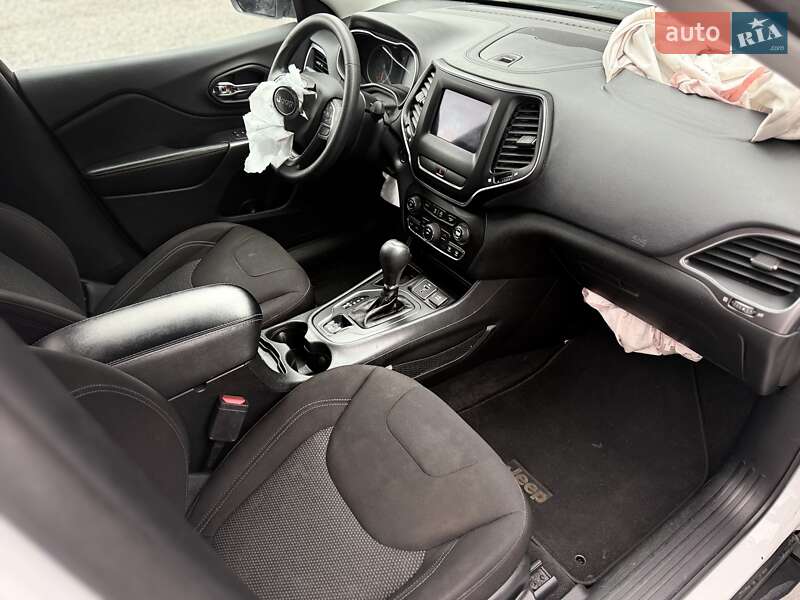 Позашляховик / Кросовер Jeep Cherokee 2019 в Львові фото 27 Позашляховик / Кросовер Jeep Cherokee 2019 в Львові