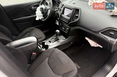 Внедорожник / Кроссовер Jeep Cherokee 2019 в 
