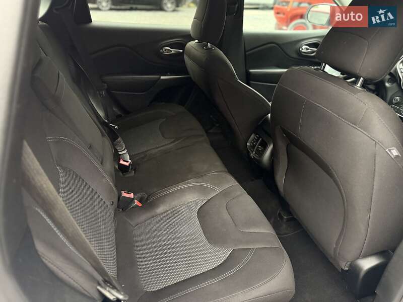 Позашляховик / Кросовер Jeep Cherokee 2019 в Львові фото 31 Позашляховик / Кросовер Jeep Cherokee 2019 в Львові