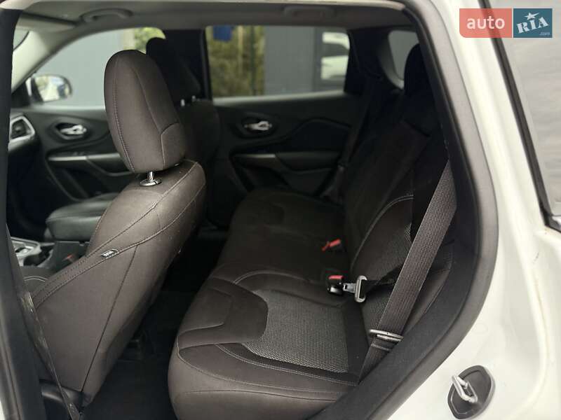 Позашляховик / Кросовер Jeep Cherokee 2019 в Львові фото 33 Позашляховик / Кросовер Jeep Cherokee 2019 в Львові