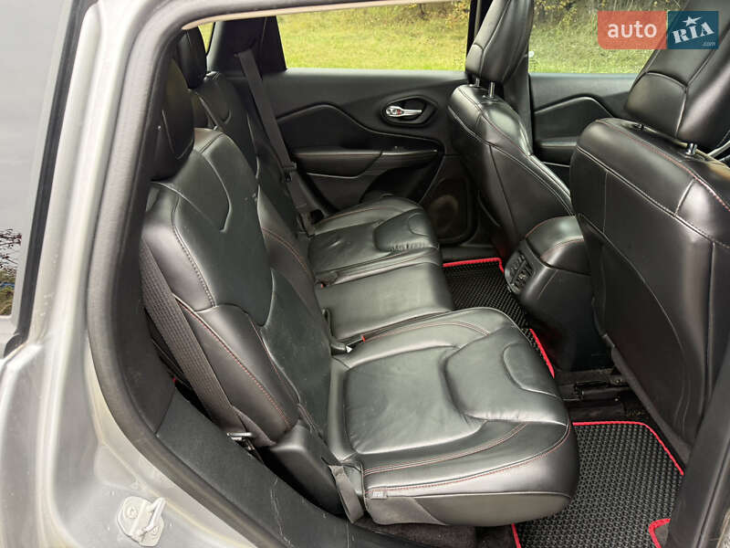 Внедорожник / Кроссовер Jeep Cherokee 2016 в Киеве фото 15 Внедорожник / Кроссовер Jeep Cherokee 2016 в Киеве